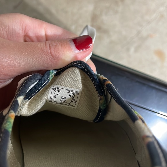 Unisex Vans Authentic Style - Hula Girls - Picture 3 of 3